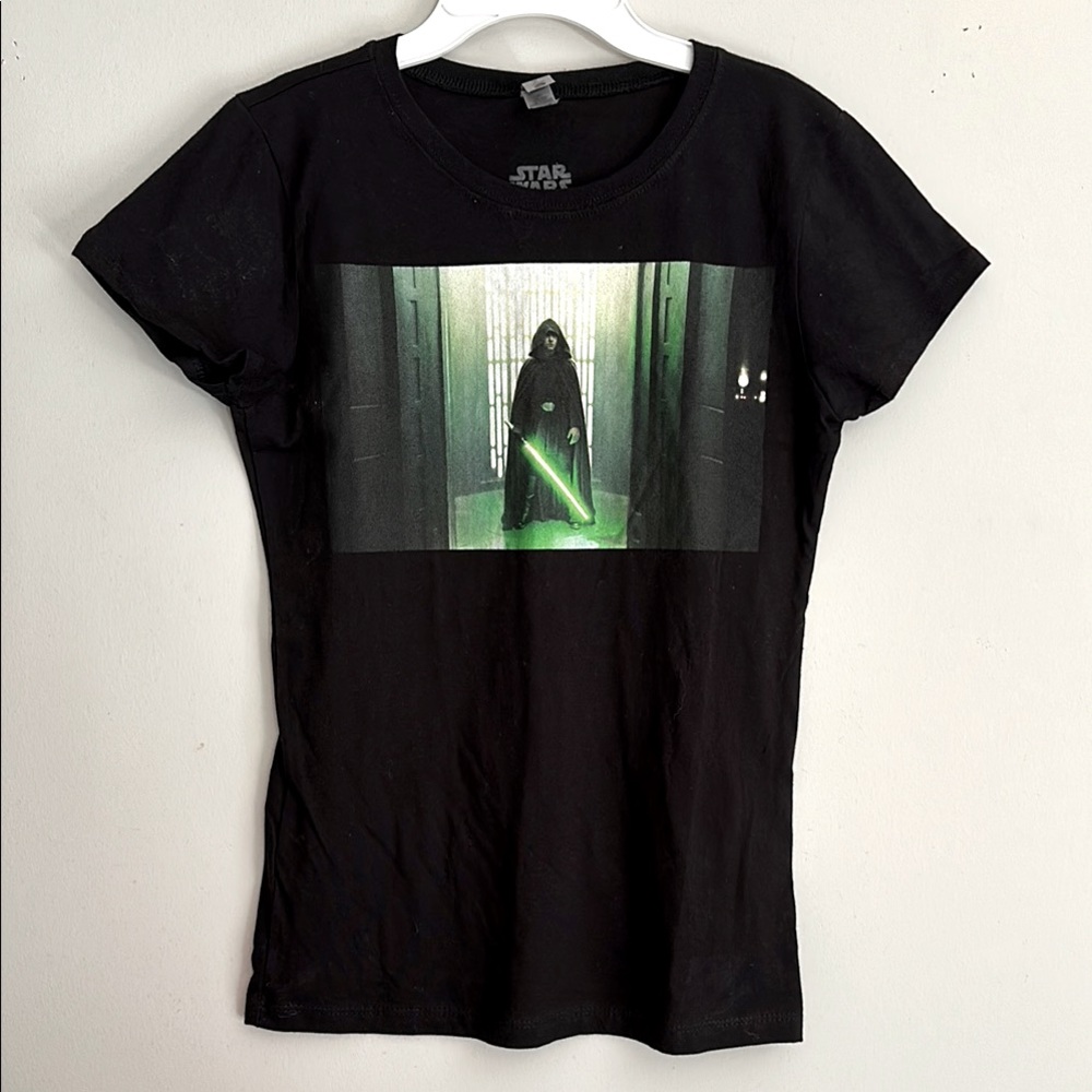 Star Wars Black Shirt with Vibrant Green & White Design of Luke Skywalker